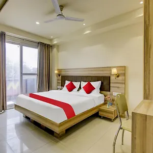 Collection O My Near Dwarka Sector 21 Metro Station 3*, New Delhi India